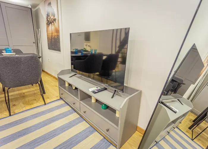 Cosy Flat In The Dob Street - Sapphire